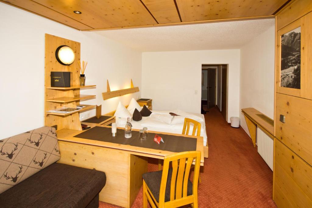 Hotel Garni Hainbacherhof Solden Ruang foto