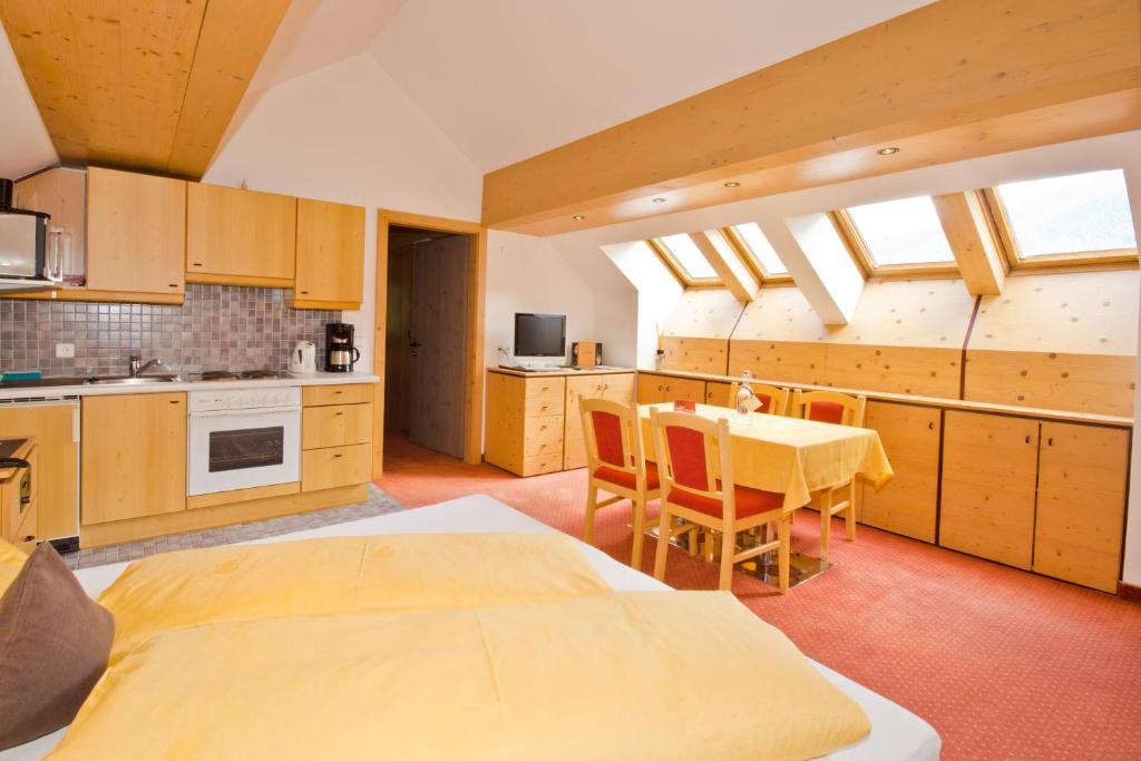 Hotel Garni Hainbacherhof Solden Ruang foto