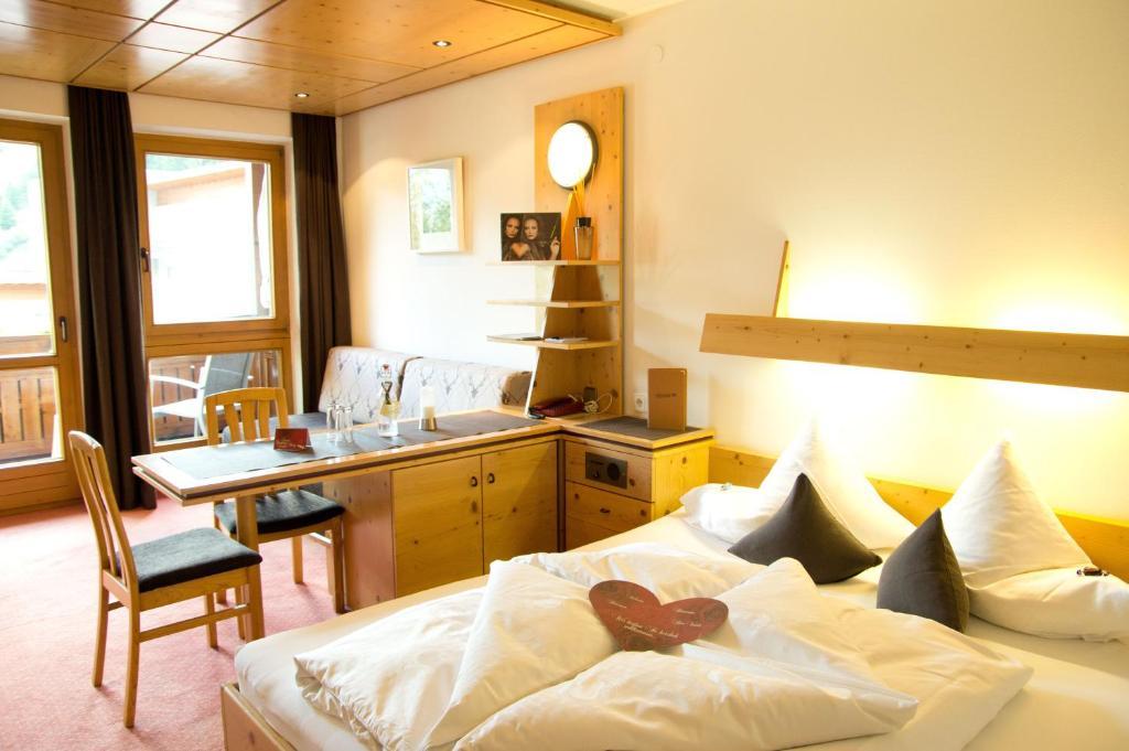 Hotel Garni Hainbacherhof Solden Ruang foto