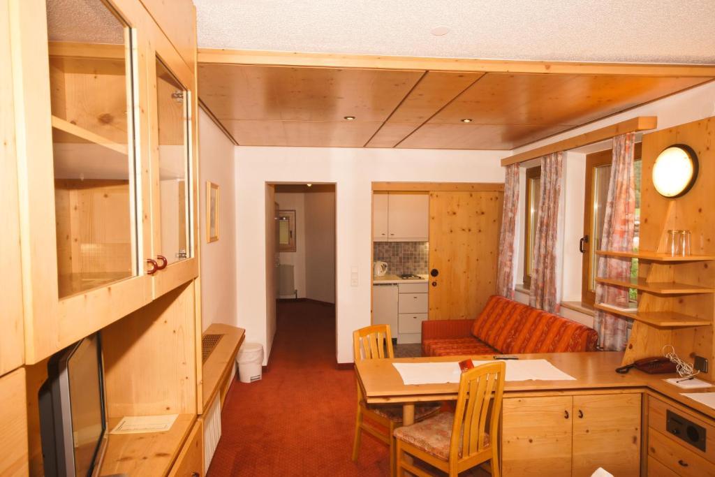 Hotel Garni Hainbacherhof Solden Ruang foto